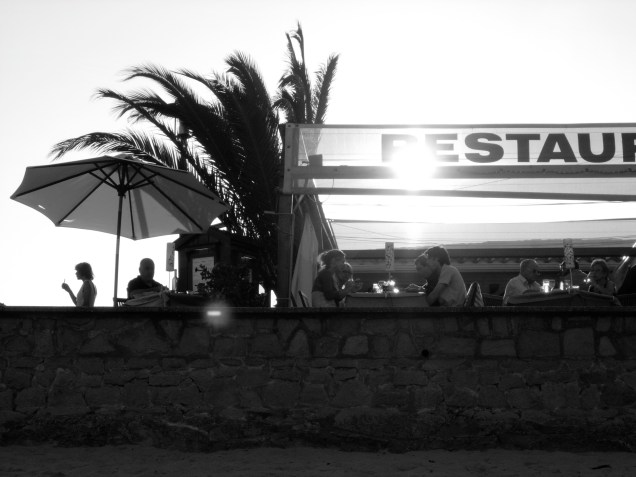 beachside bar/restaurant