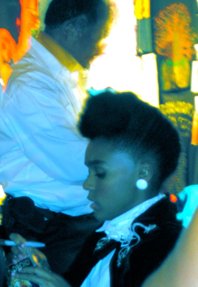 janelle monáe signing cd's